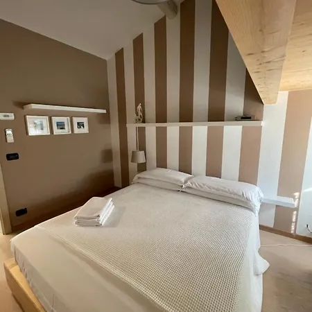 L'angolo Sul Porto Apartment *
